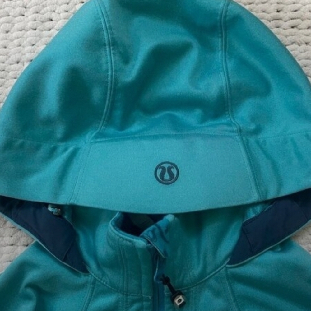 Lululemon Embark Softshell Jacket Size 6 - Picture 4 of 4